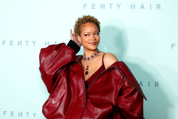 Rihanna es la nueva imagen de J'adore de Dior