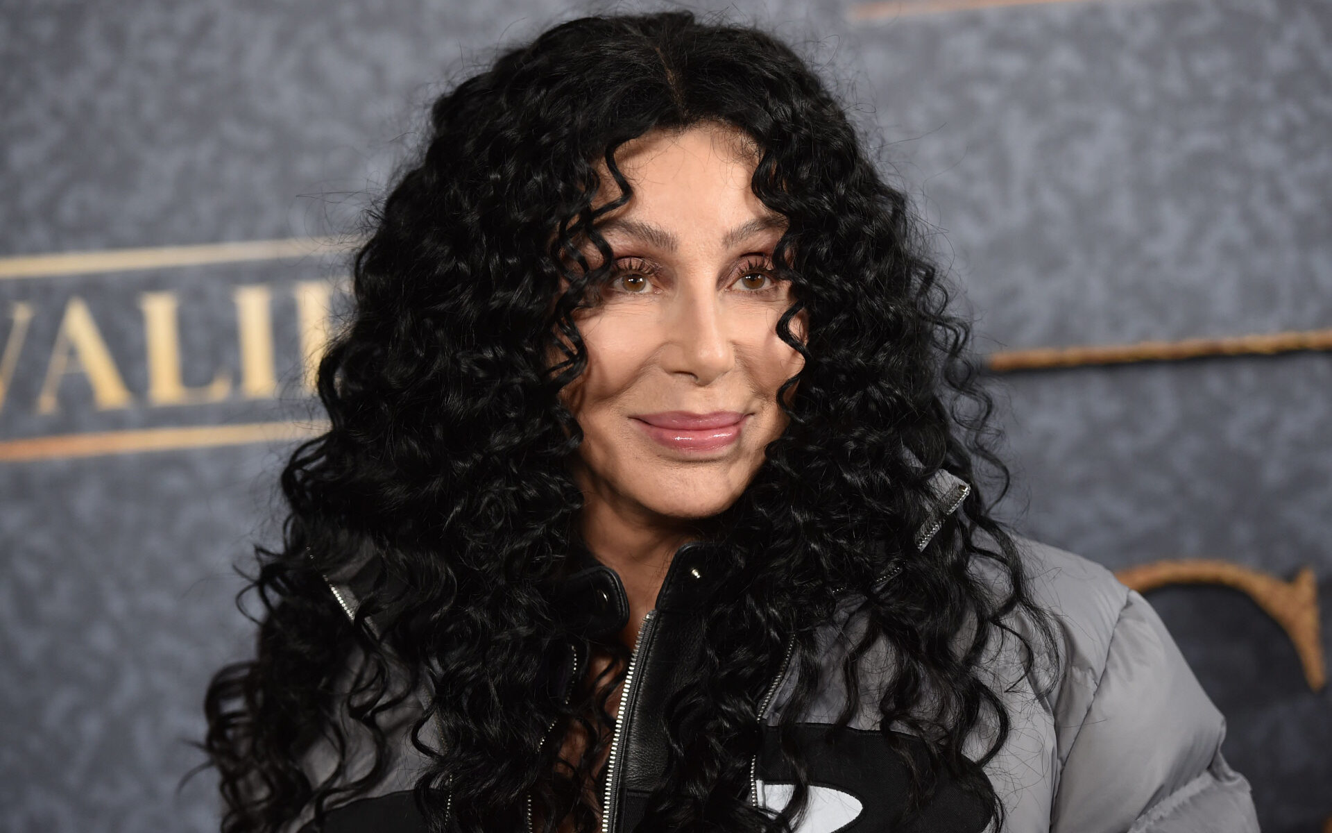 Cher anuncia su último disco